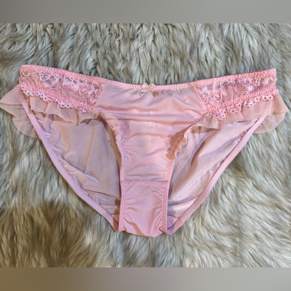 sophie b. NWOT Pink Lace Panty